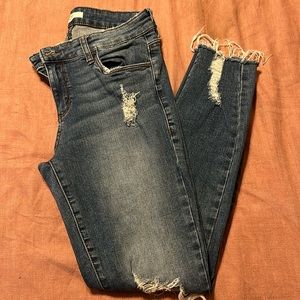 Women’s Distressed Skinny Jeans